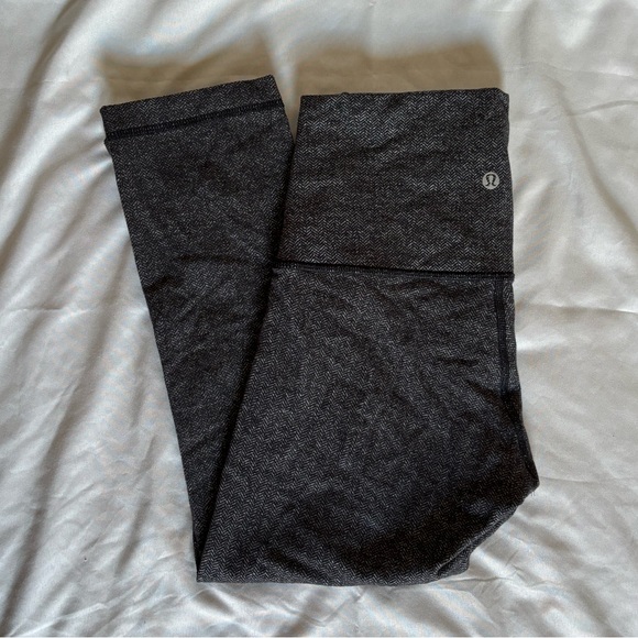 Lululemon cropped,3/4 leggings - Picture 1 of 4